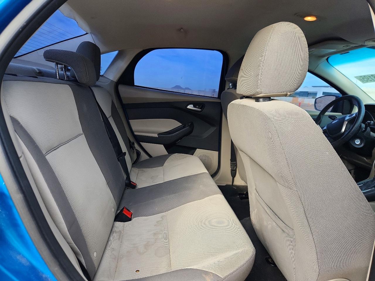 2014 FORD FOCUS SE photo 19