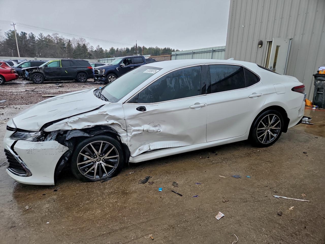 2024 TOYOTA CAMRY