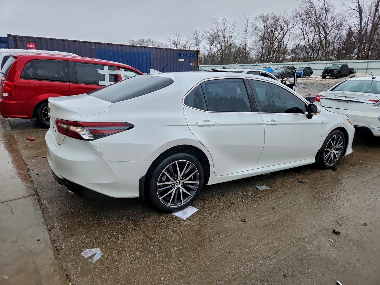 2024 TOYOTA CAMRY XLE photo 7