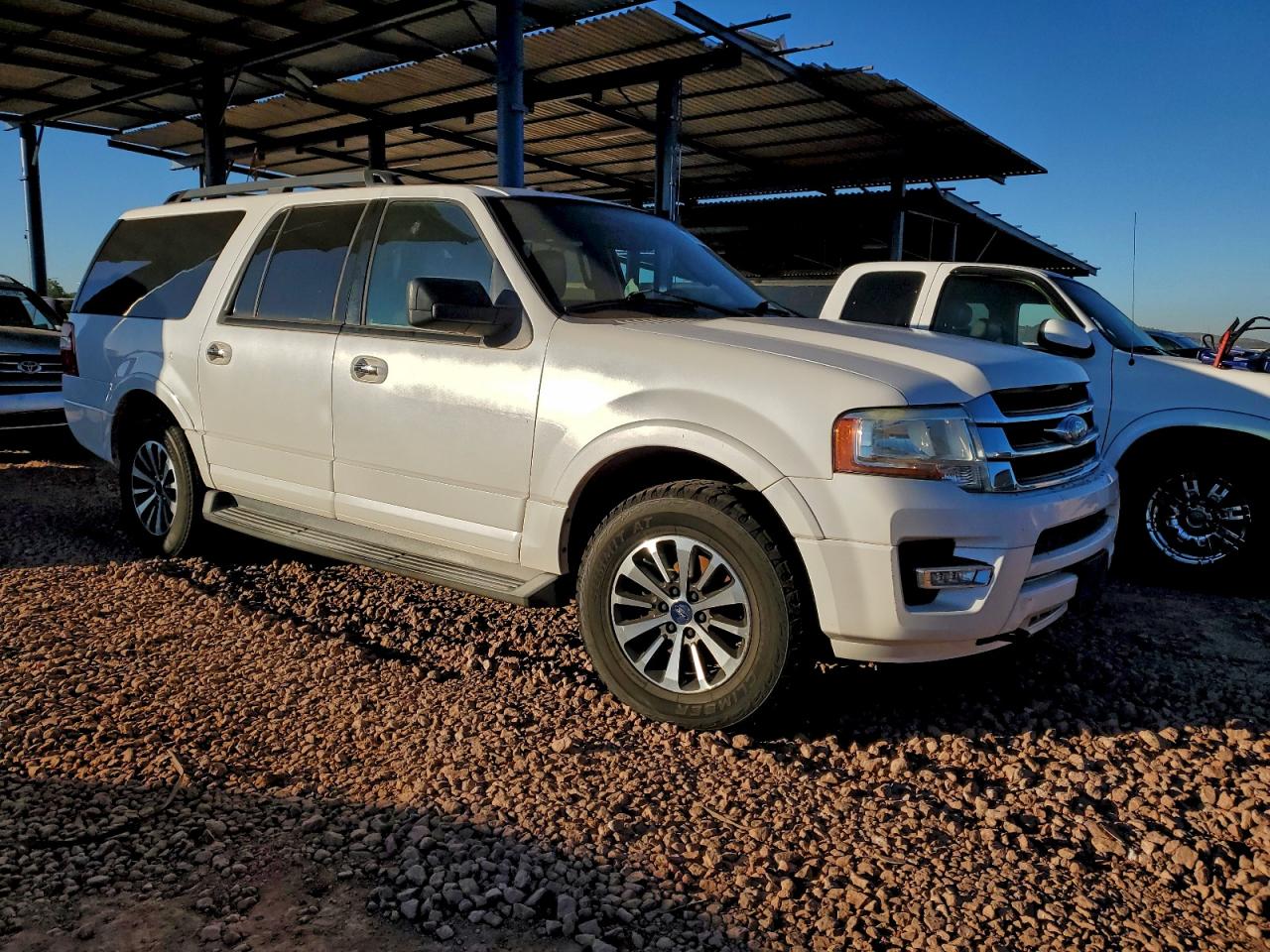 2015 FORD EXPEDITION EL XLT photo 4