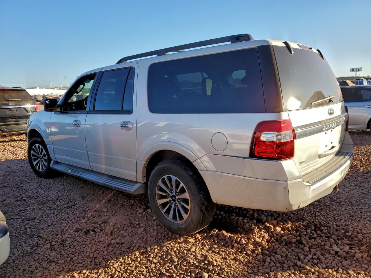 2015 FORD EXPEDITION EL XLT photo 2