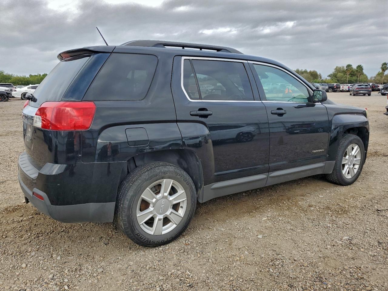 2013 GMC TERRAIN SLT photo 3