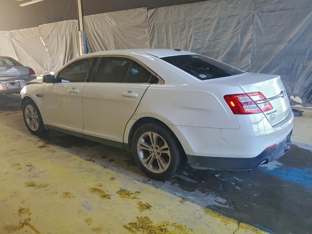 2019 FORD TAURUS SE photo 4