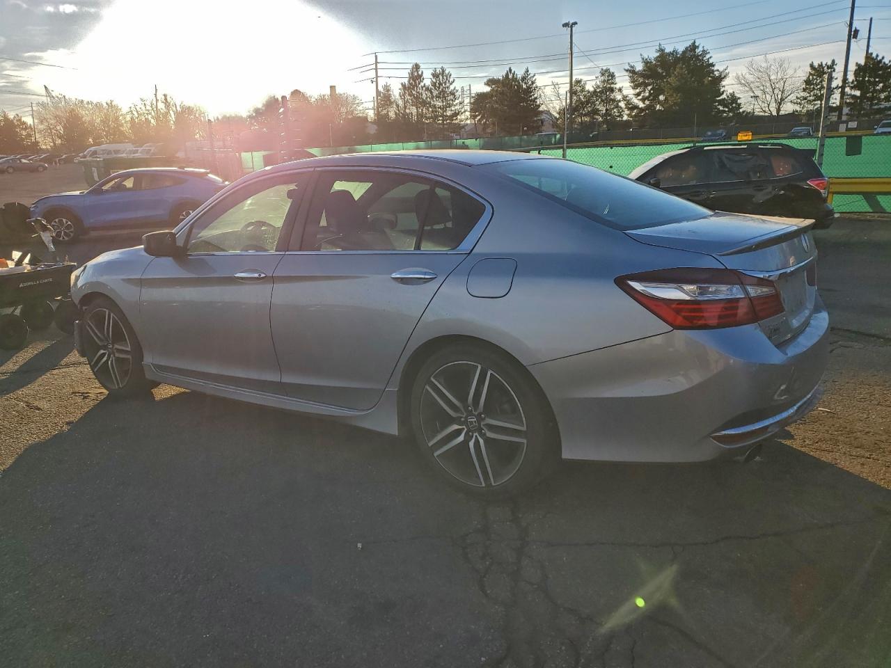 2016 HONDA ACCORD SPORT photo 2