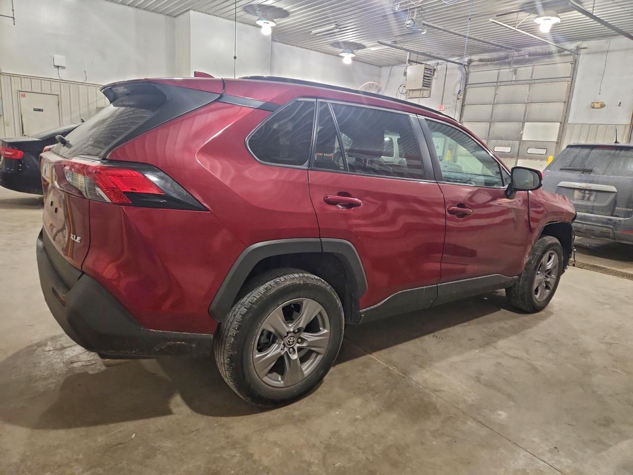 2022 TOYOTA RAV4 XLE photo 7