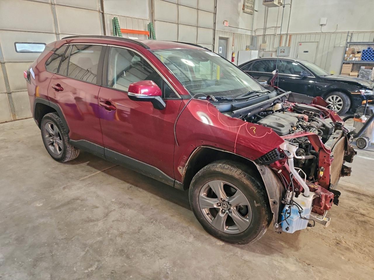 2022 TOYOTA RAV4 XLE photo 10