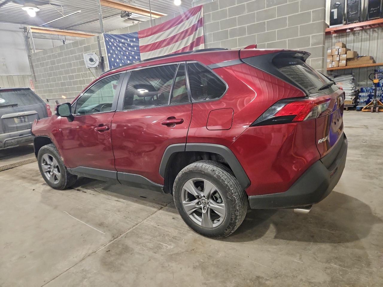 2022 TOYOTA RAV4 XLE photo 4