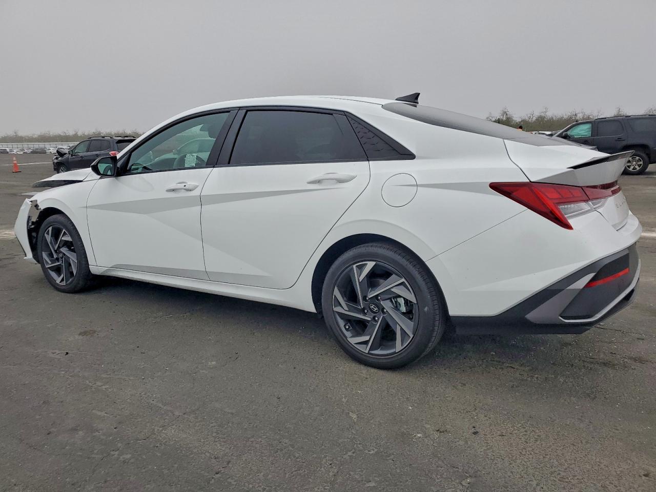 2025 HYUNDAI ELANTRA BLUE photo 2