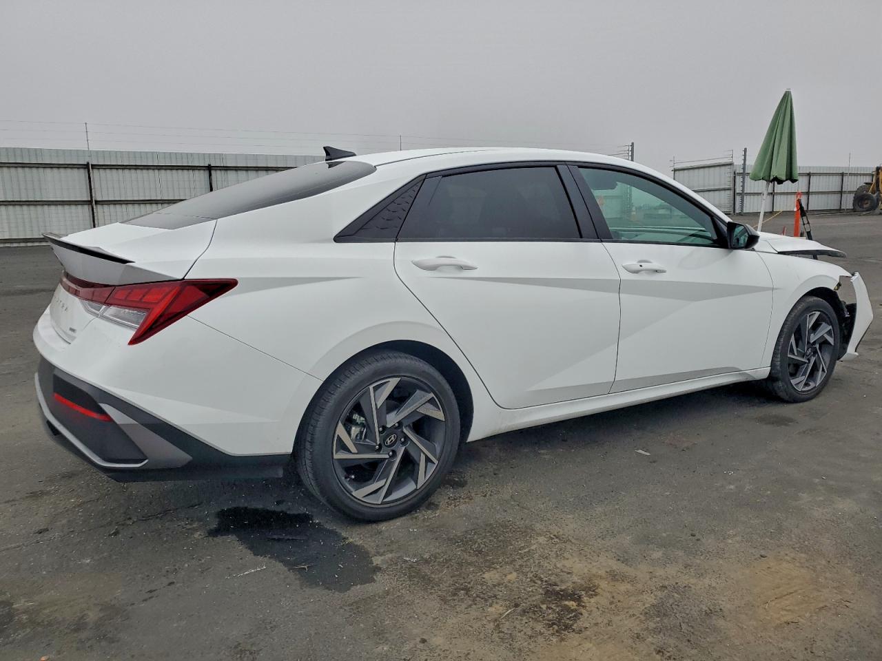 2025 HYUNDAI ELANTRA BLUE photo 3
