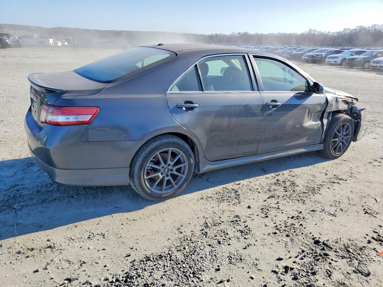 2011 TOYOTA CAMRY BASE photo 3