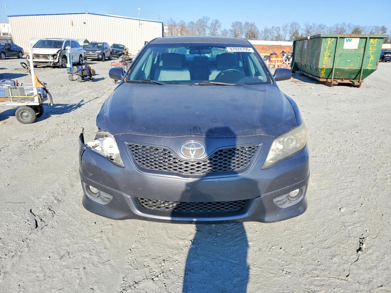 2011 TOYOTA CAMRY BASE photo 5
