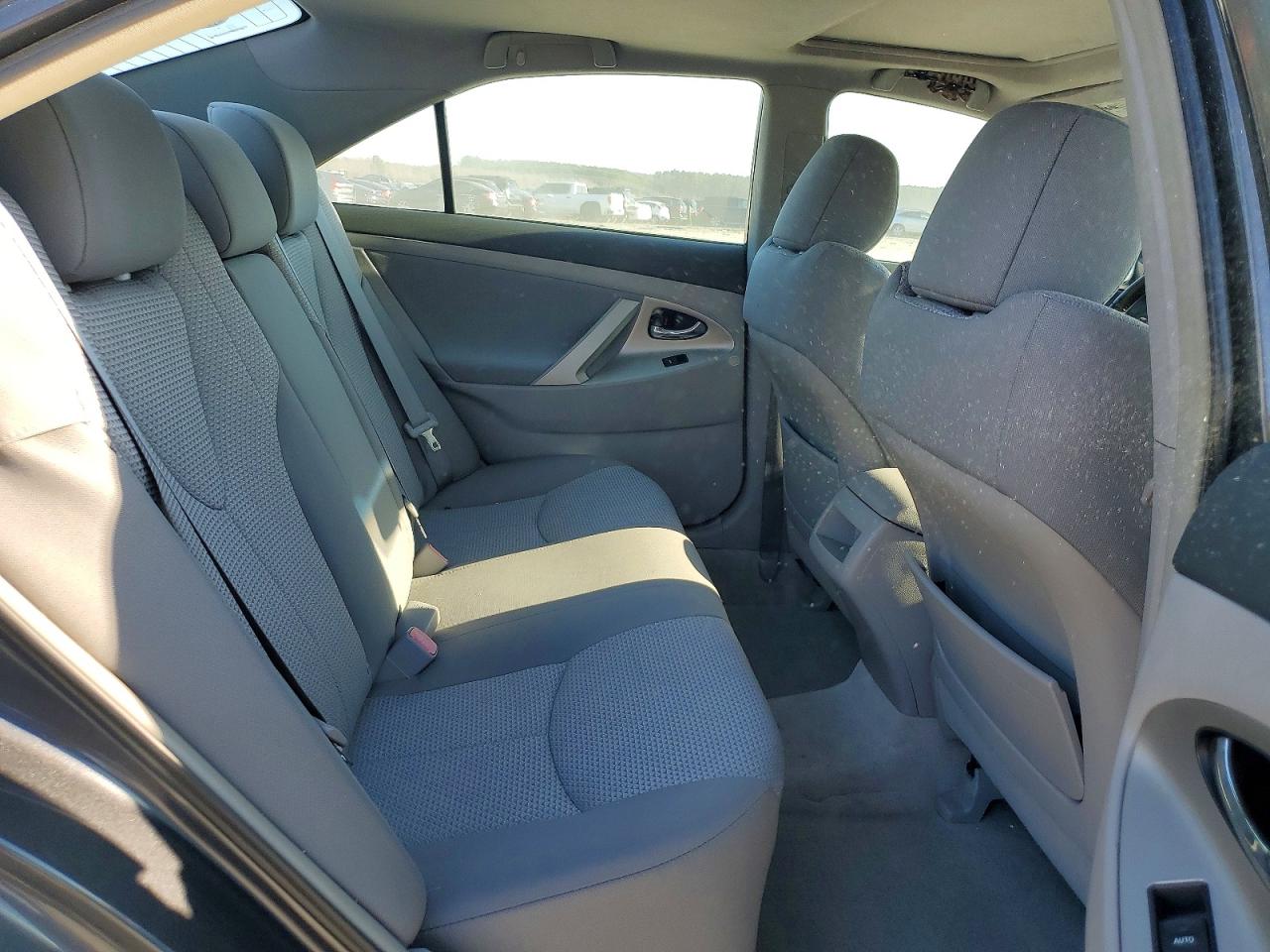 2011 TOYOTA CAMRY BASE photo 10