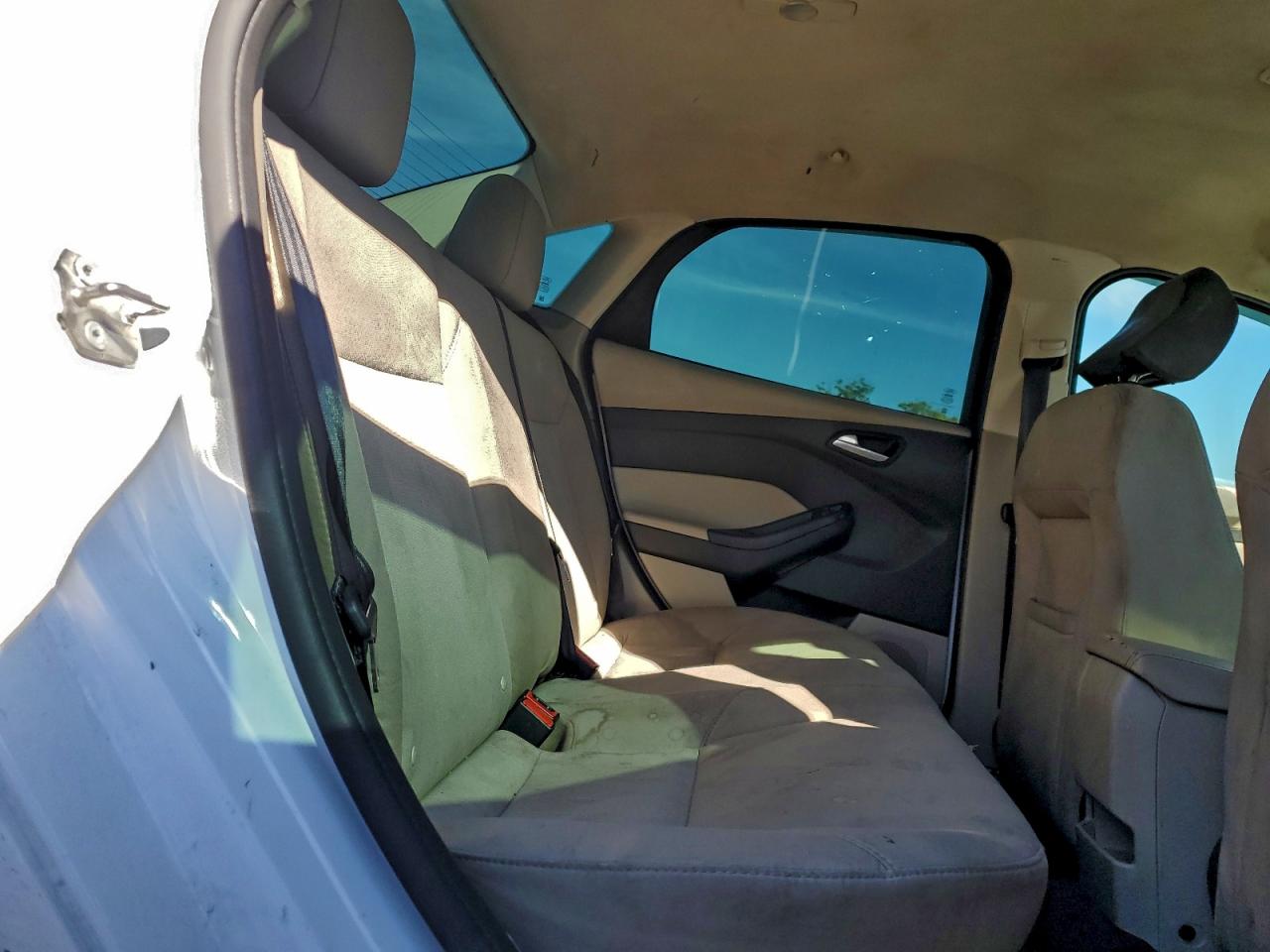 2017 FORD FOCUS SE photo 10