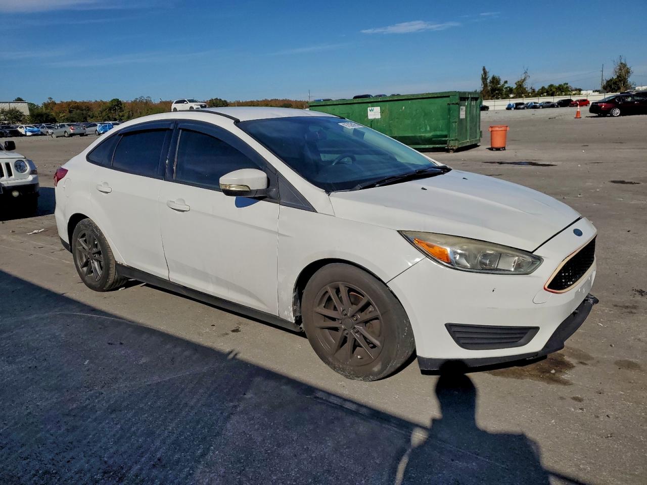 2017 FORD FOCUS SE photo 4