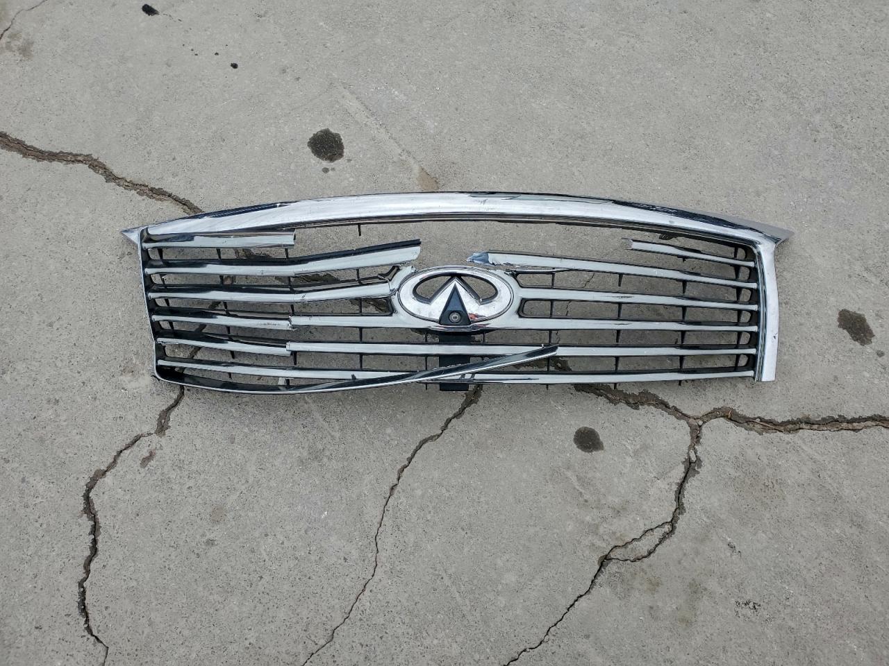 2011 INFINITI QX56 photo 13