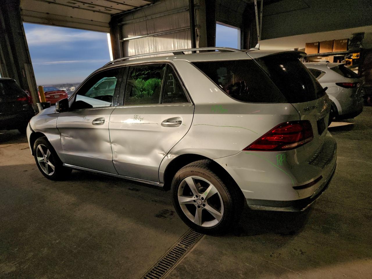 2016 MERCEDES-BENZ GLE 300D 4MATIC photo 2