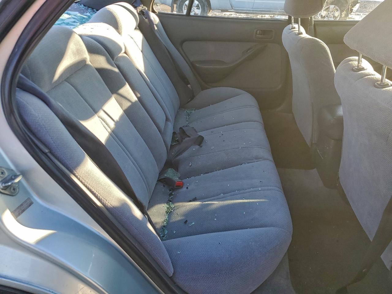 1996 TOYOTA CAMRY LE photo 10