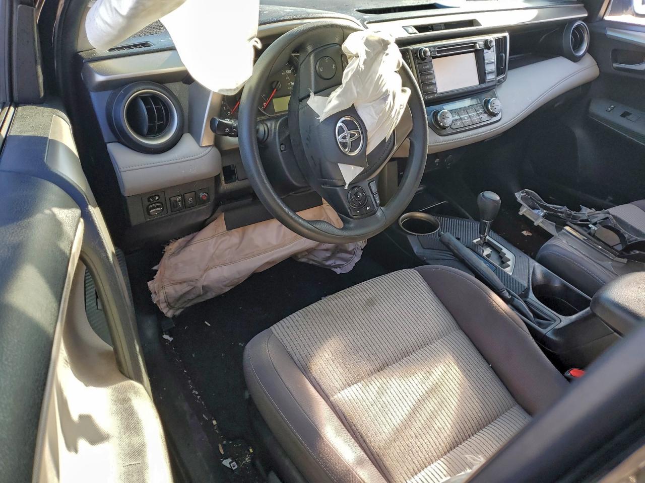 2015 TOYOTA RAV4 XLE photo 8