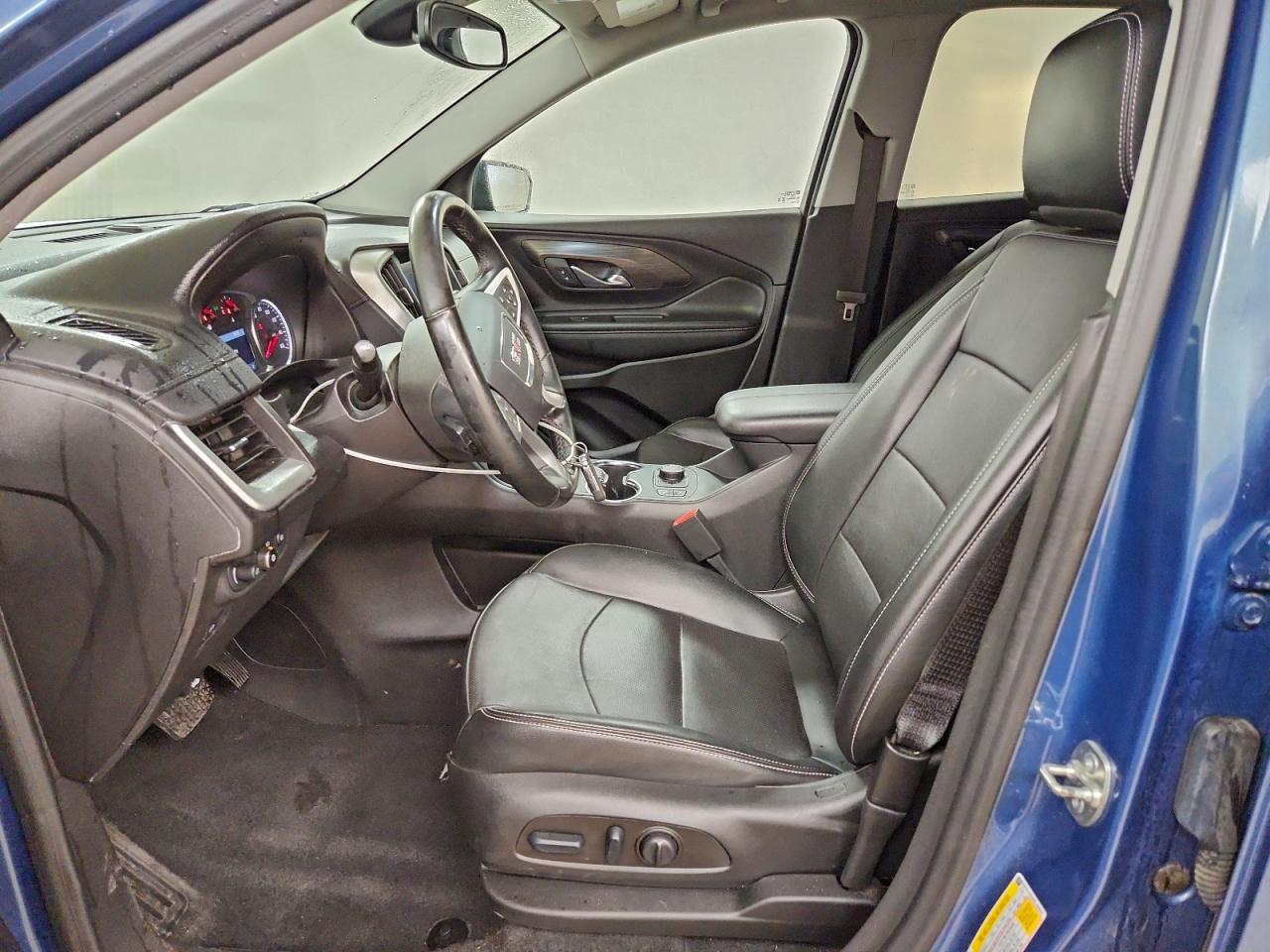 2024 GMC TERRAIN SLT photo 19