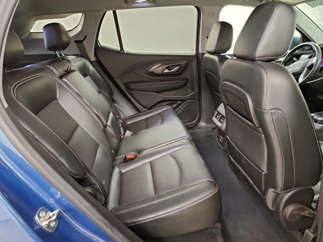 2024 GMC TERRAIN SLT photo 31