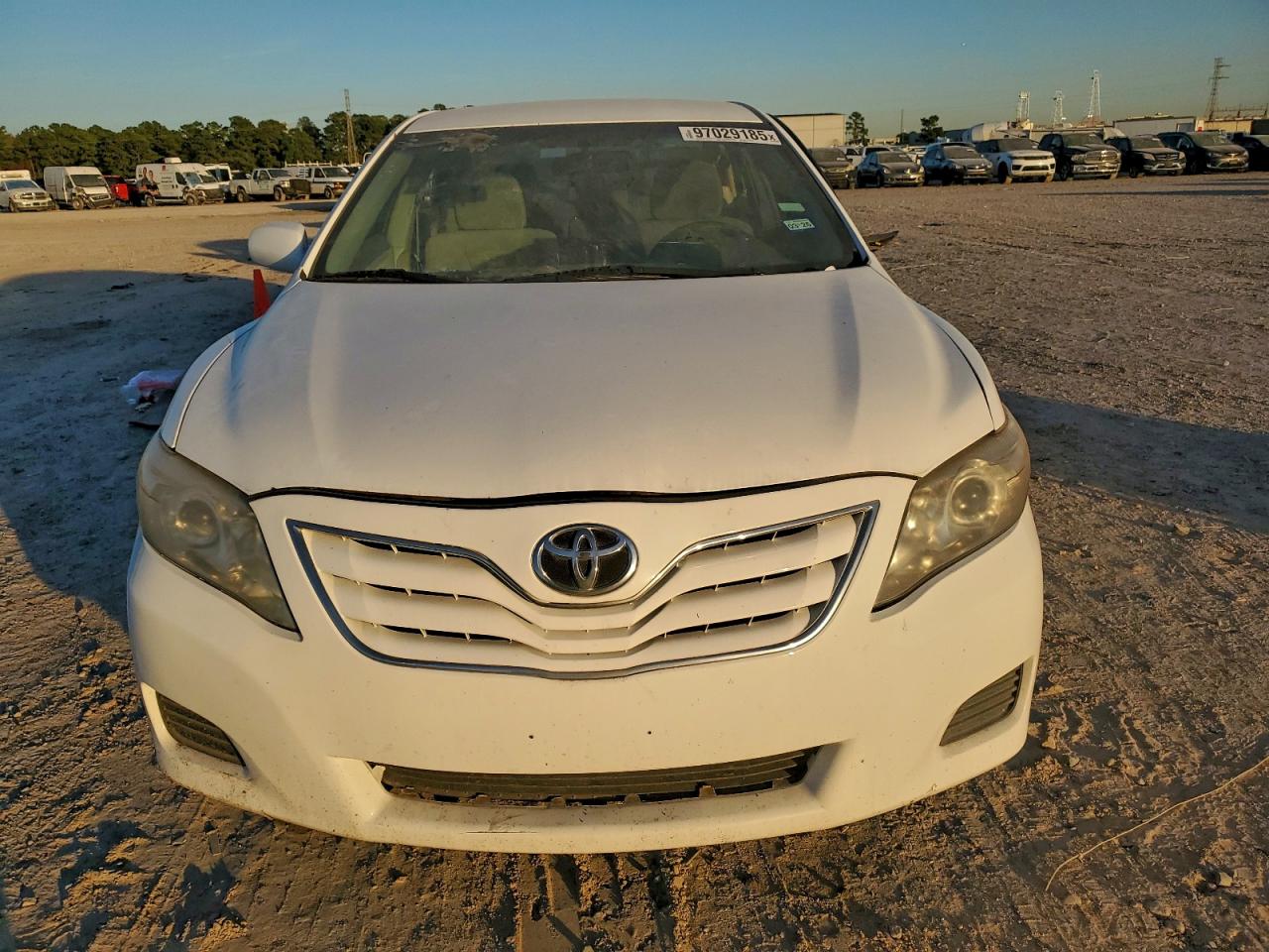 2011 TOYOTA CAMRY BASE photo 9