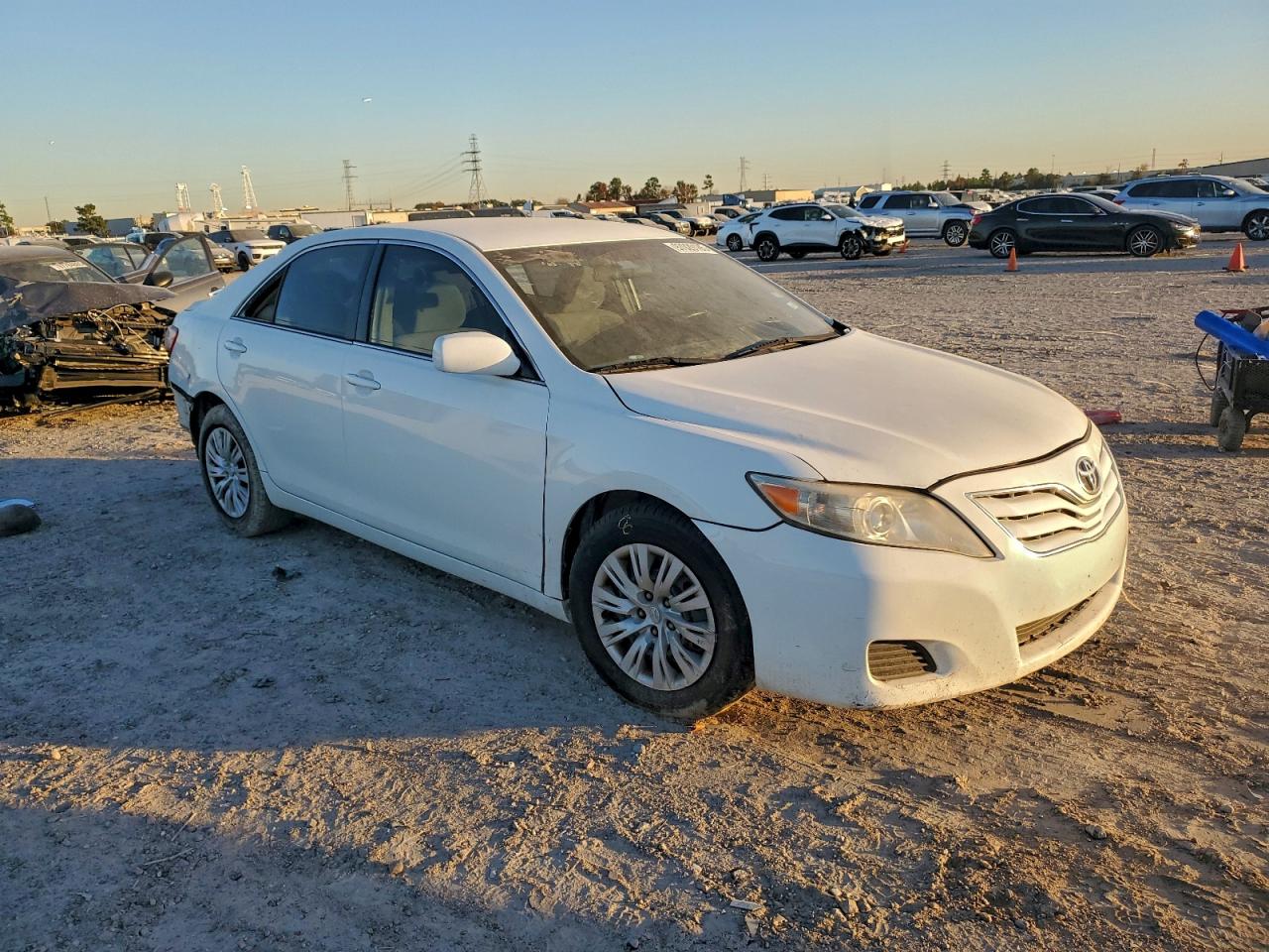 2011 TOYOTA CAMRY BASE photo 7