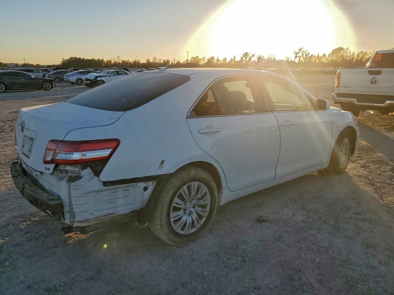 2011 TOYOTA CAMRY BASE photo 5