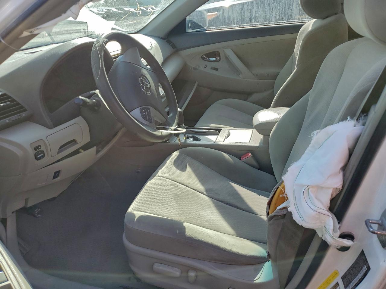 2011 TOYOTA CAMRY BASE photo 13