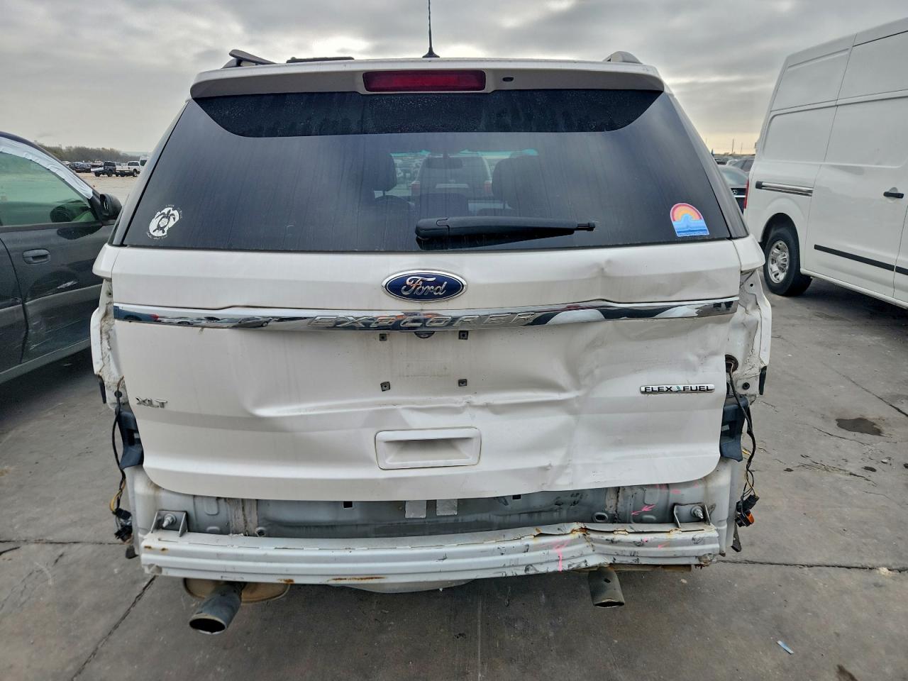2015 FORD EXPLORER XLT photo 11