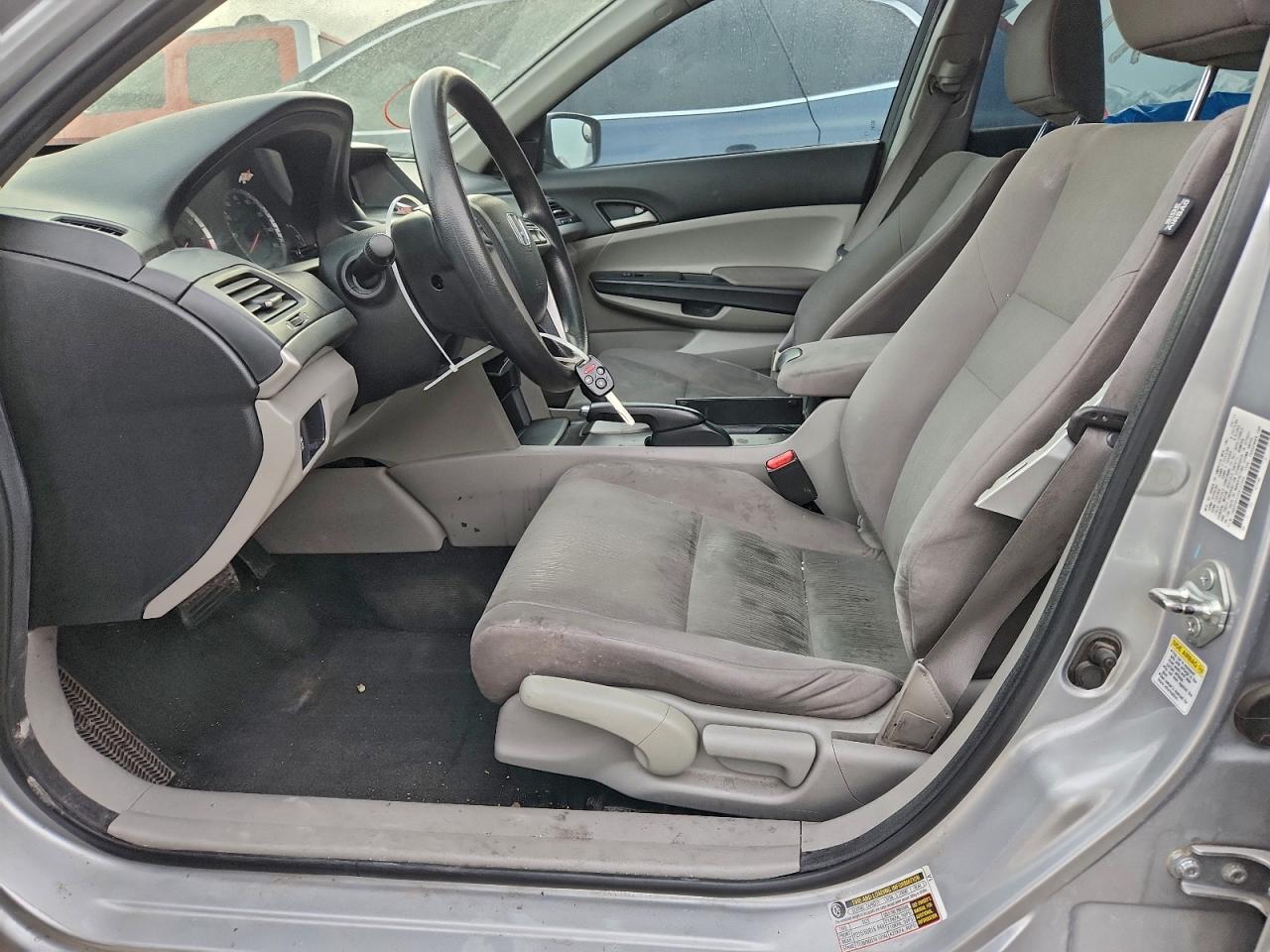 2012 HONDA ACCORD LX photo 13