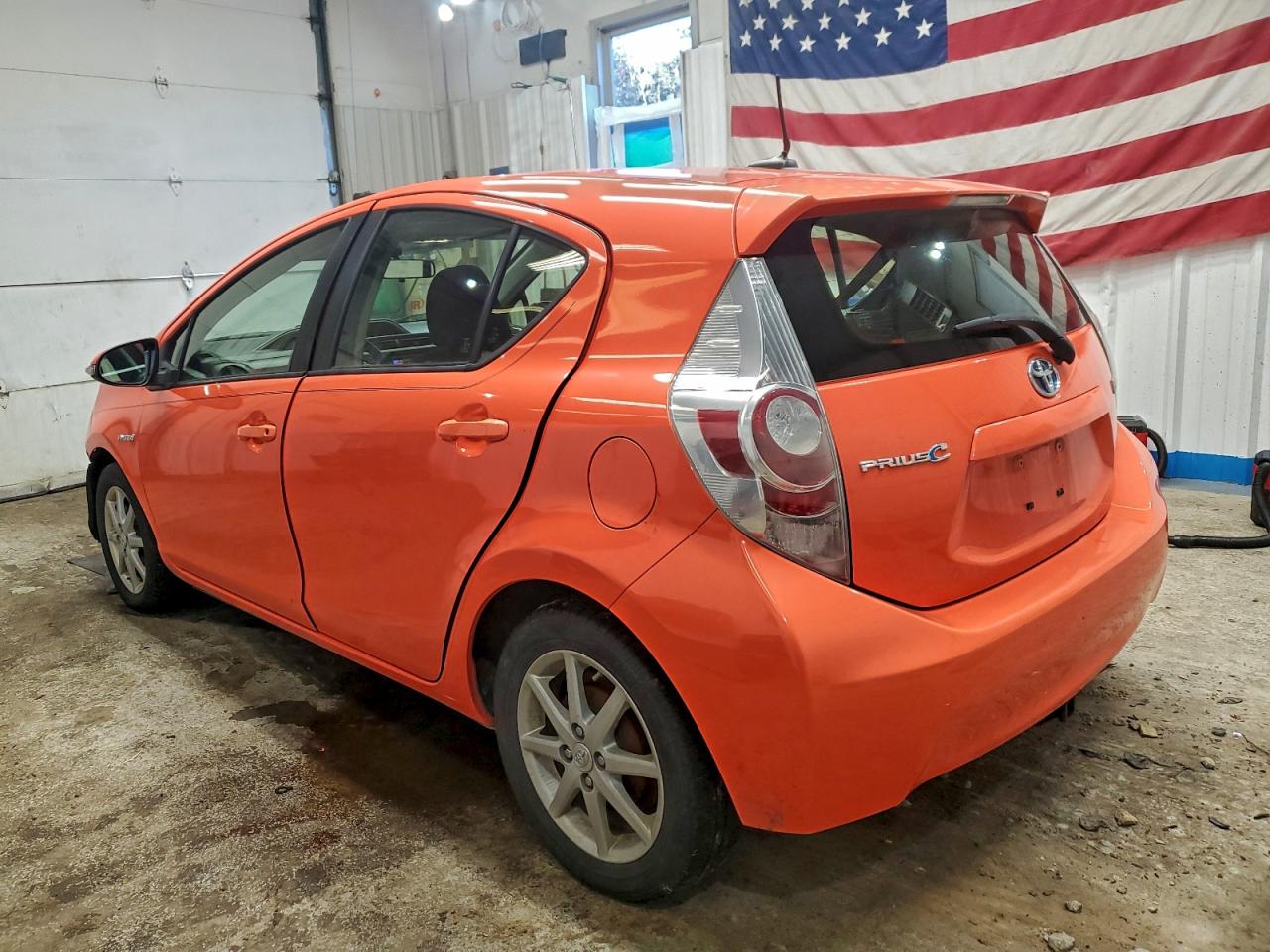 2013 TOYOTA PRIUS C photo 3