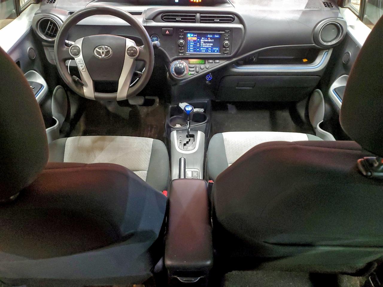 2013 TOYOTA PRIUS C photo 15