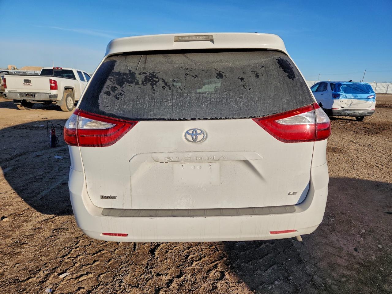 2015 TOYOTA SIENNA LE photo 6