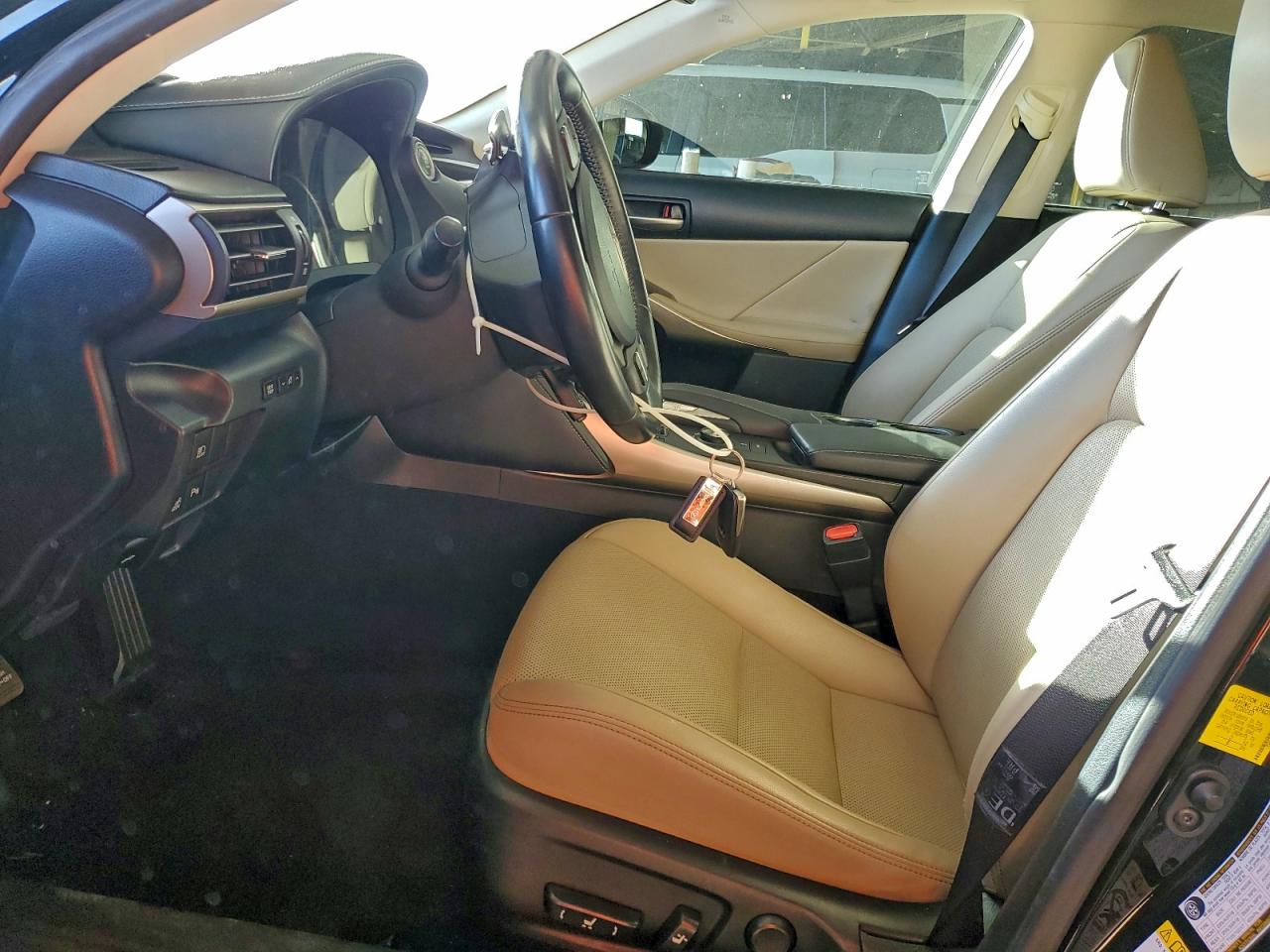 2017 LEXUS IS 200T photo 13