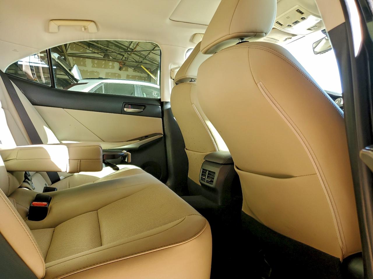2017 LEXUS IS 200T photo 19