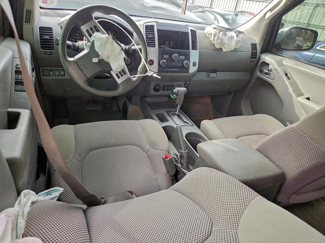 2017 NISSAN FRONTIER SV photo 15