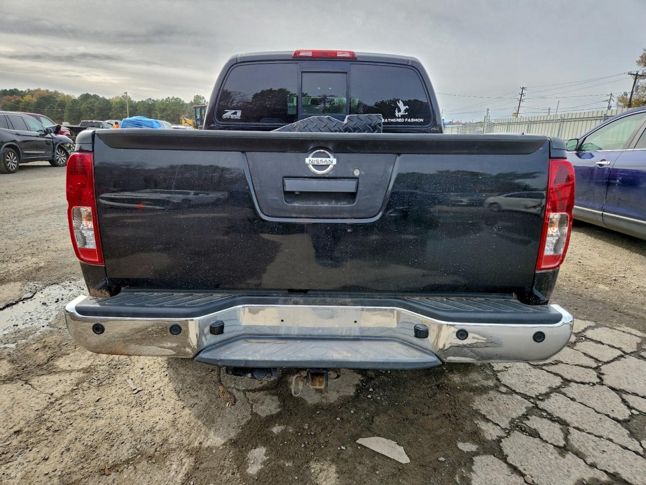 2017 NISSAN FRONTIER SV photo 11