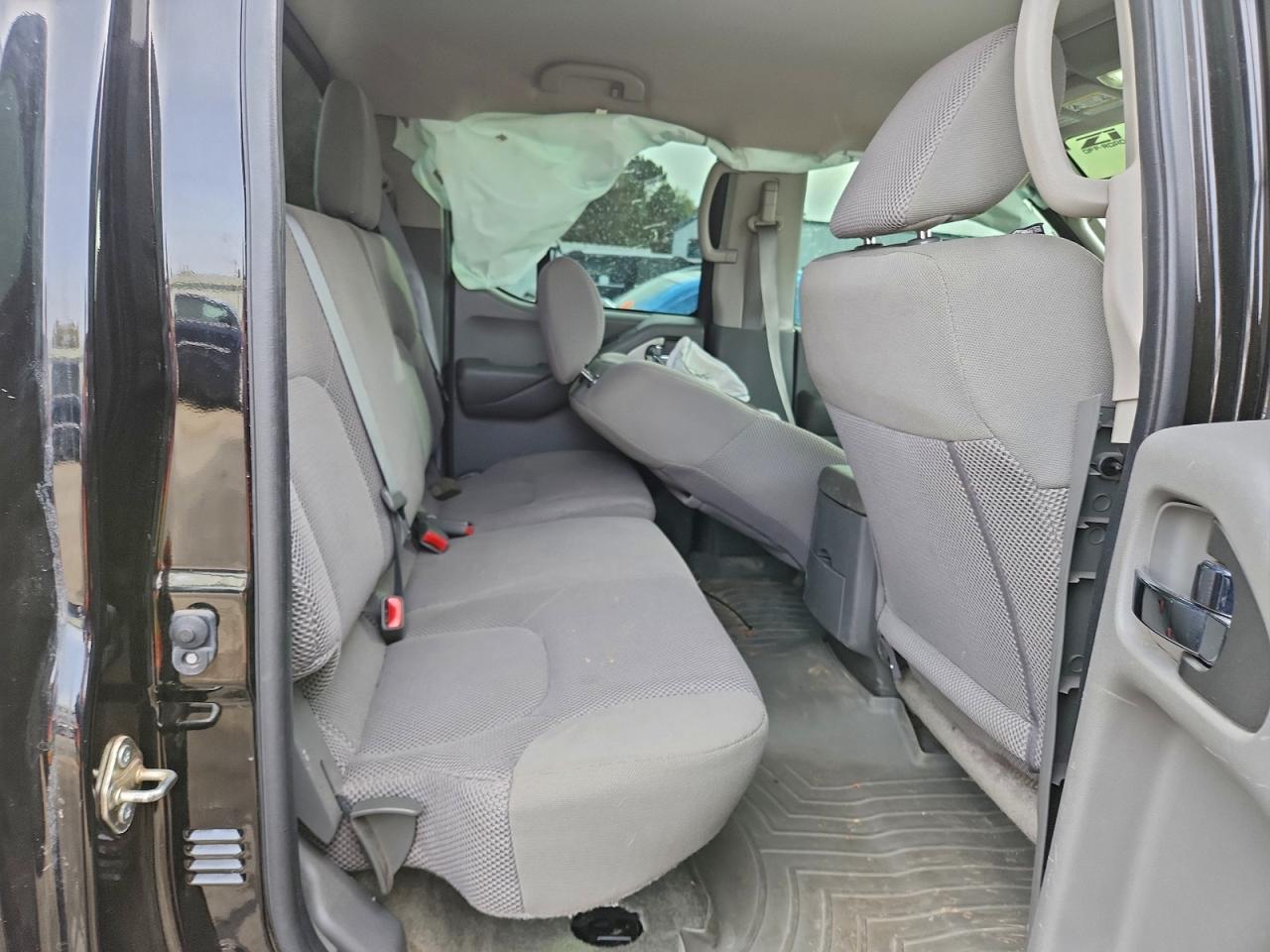 2017 NISSAN FRONTIER SV photo 19