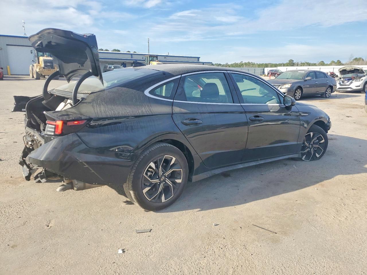 2025 HYUNDAI SONATA SEL photo 3