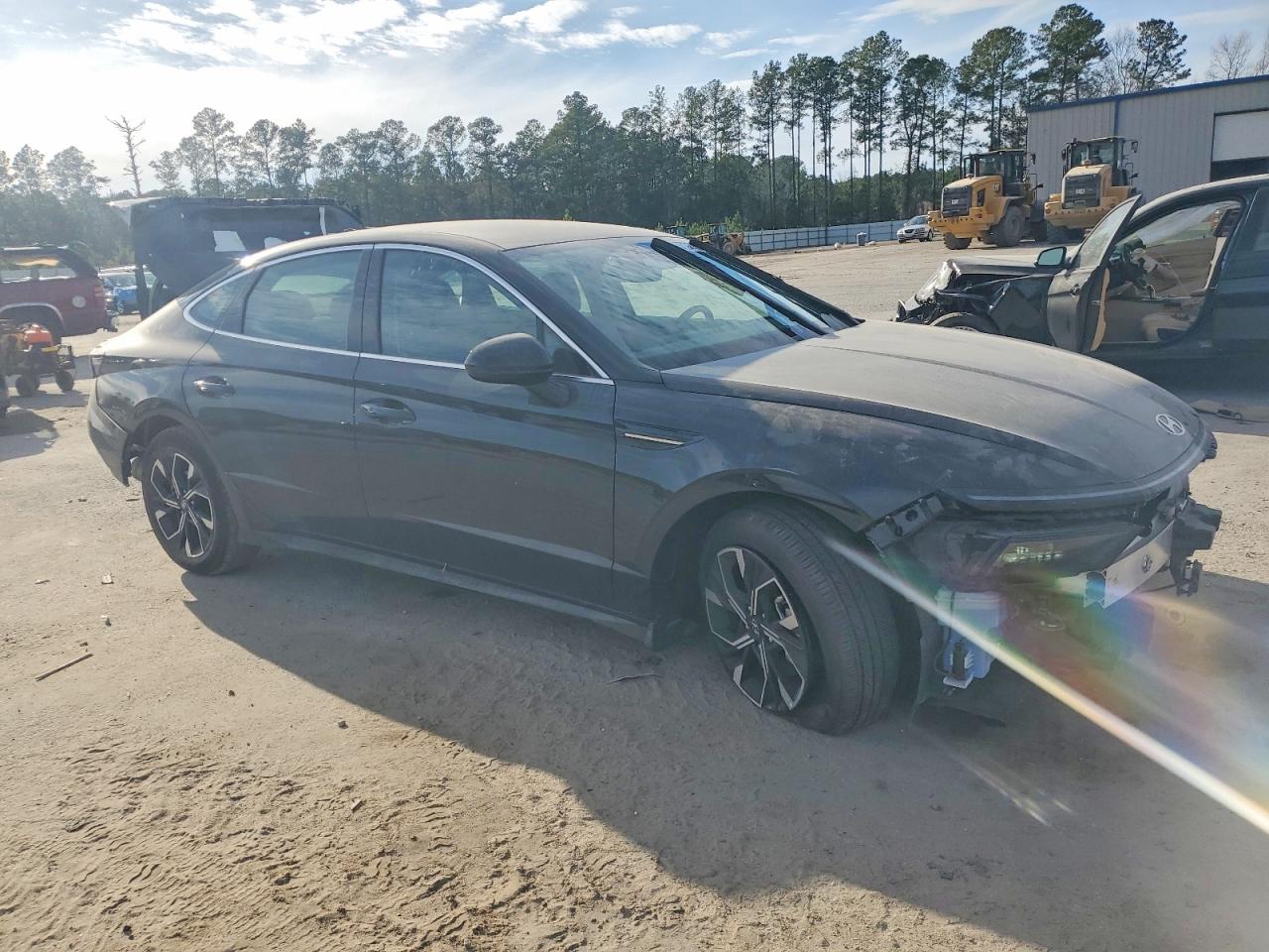 2025 HYUNDAI SONATA SEL photo 4
