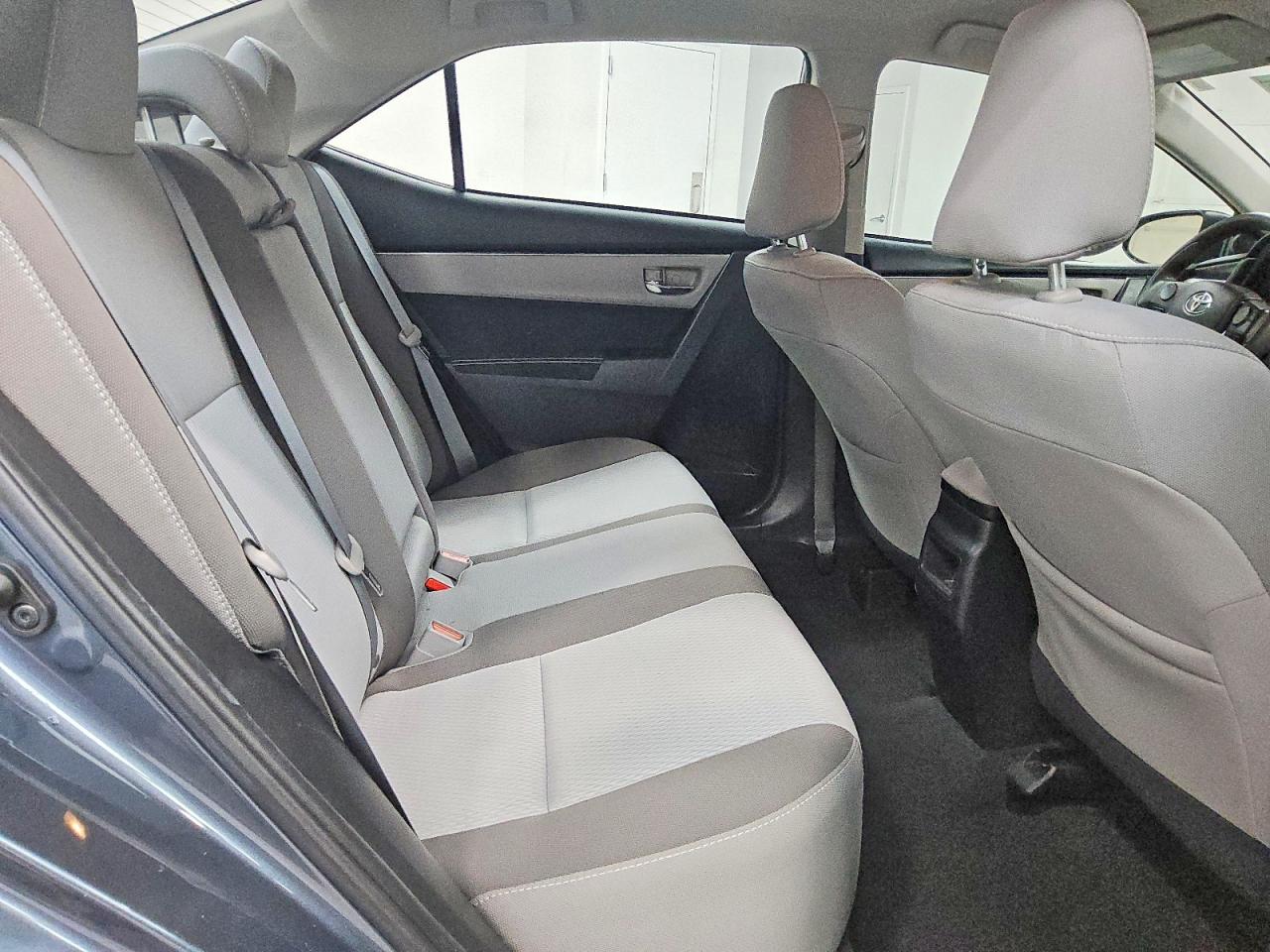 2019 TOYOTA COROLLA LE photo 19