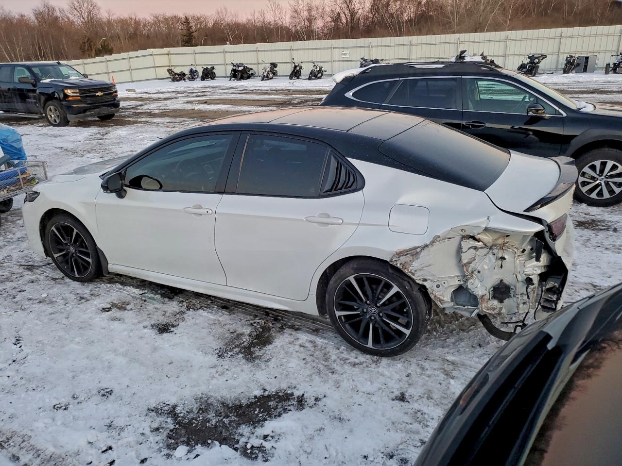 2018 TOYOTA CAMRY XSE photo 2
