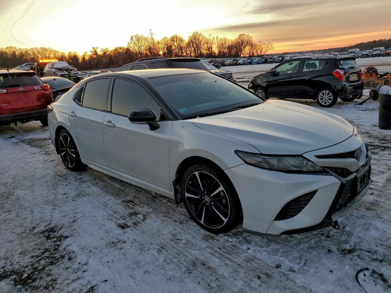 2018 TOYOTA CAMRY XSE photo 4