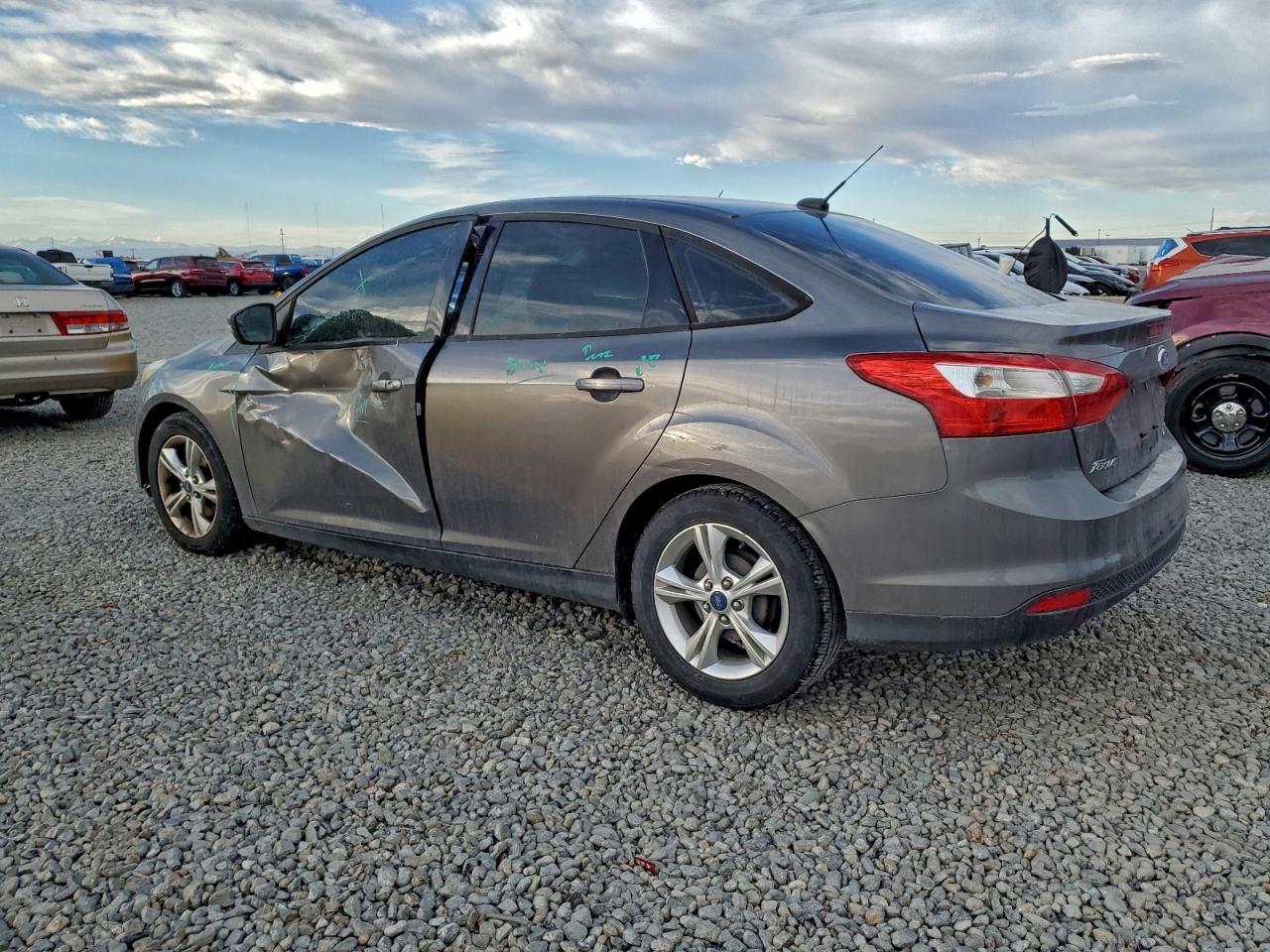 2014 FORD FOCUS SE photo 4