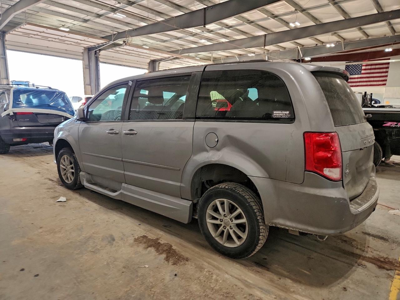 2015 DODGE GRAND CARAVAN SXT photo 4