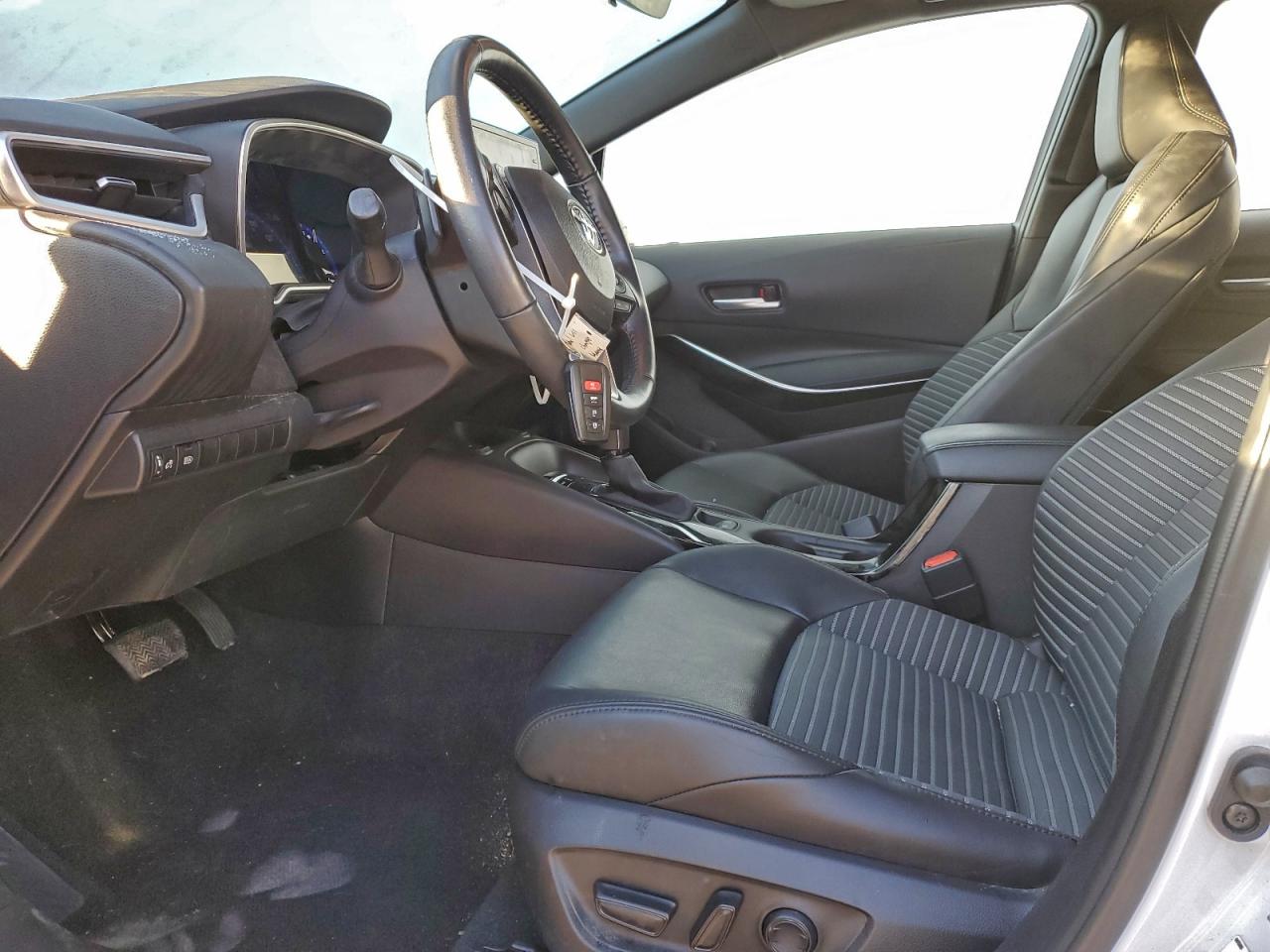 2022 TOYOTA COROLLA XSE photo 7