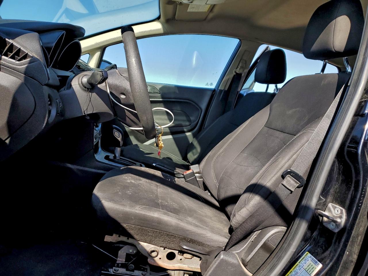 2018 FORD FIESTA SE photo 13