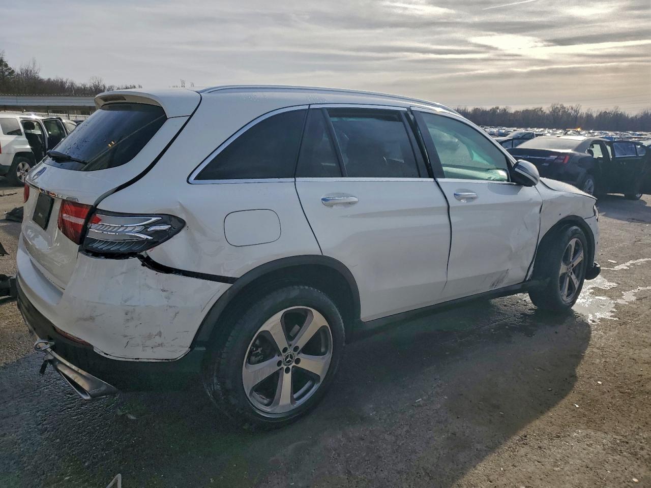 2018 MERCEDES-BENZ GLC 300 photo 5