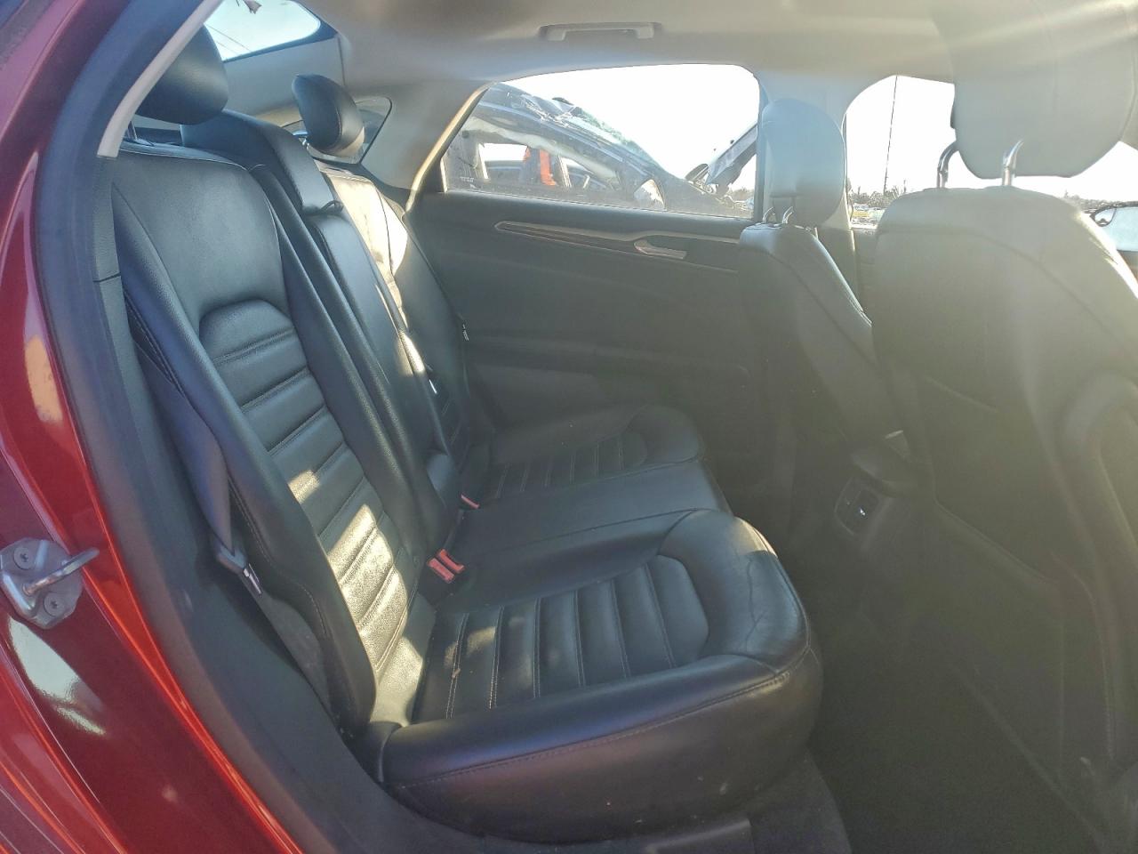 2015 FORD FUSION SE photo 28