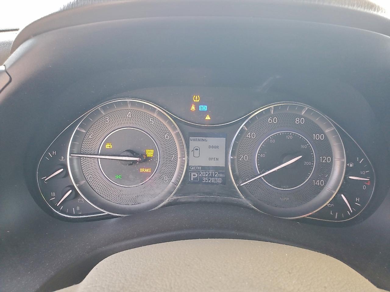 2013 INFINITI QX56 photo 25